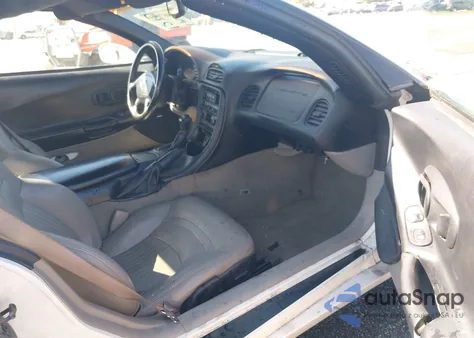 2002 Chevrolet Corvette из США, поврежденный, VIN 1G1YY22G725127585